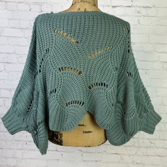 Moon & Madison Sage Green Scallop Edges Batwing Sweater - Picture 3 of 4